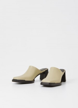Dámské Mules Vagabond Edwina Béžový | CZ AH6-17401C9